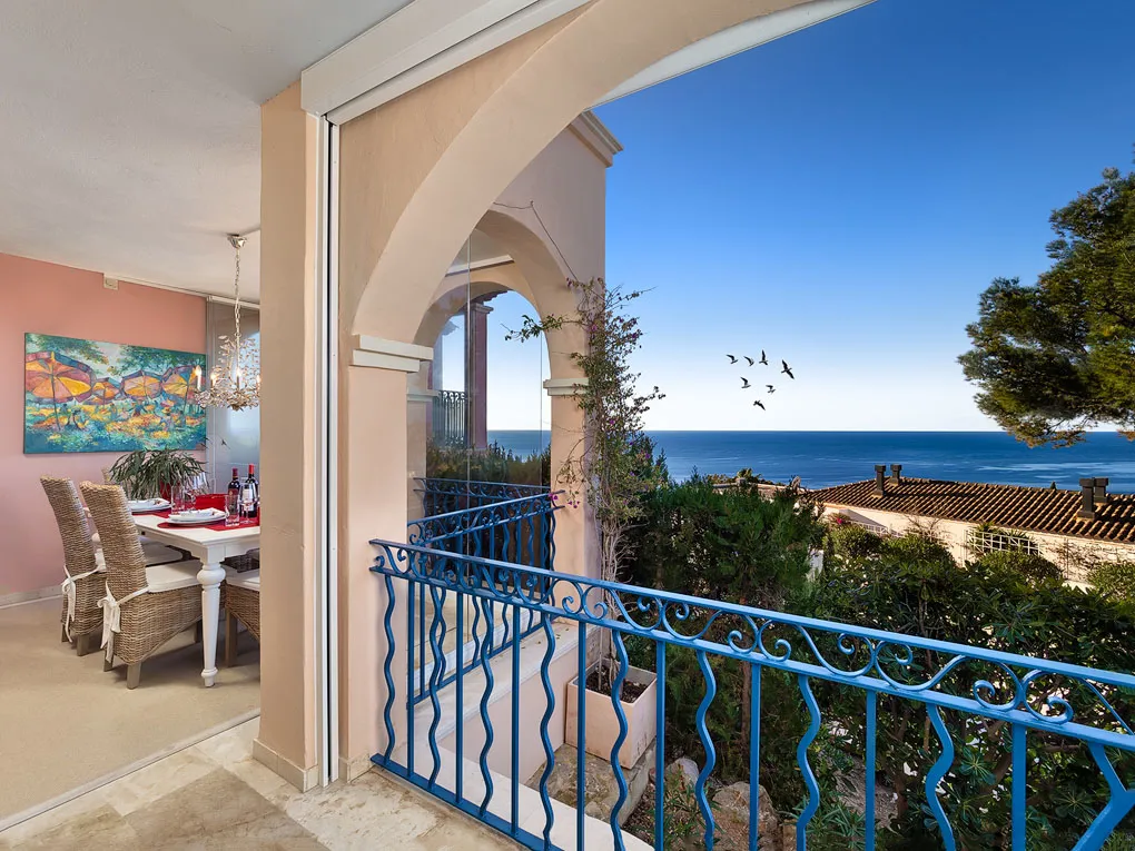 Elegante apartamento con vistas al mar y encanto mediterráneo en Nova Santa Ponsa-1