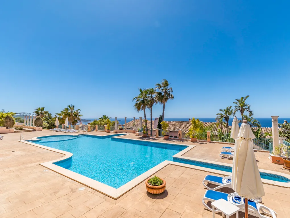Elegante apartamento con vistas al mar y encanto mediterráneo en Nova Santa Ponsa-13