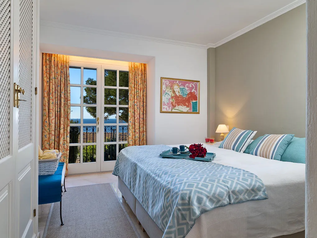 Stilfuld lejlighed med havudsigt og middelhavsflair i Nova Santa Ponsa-11