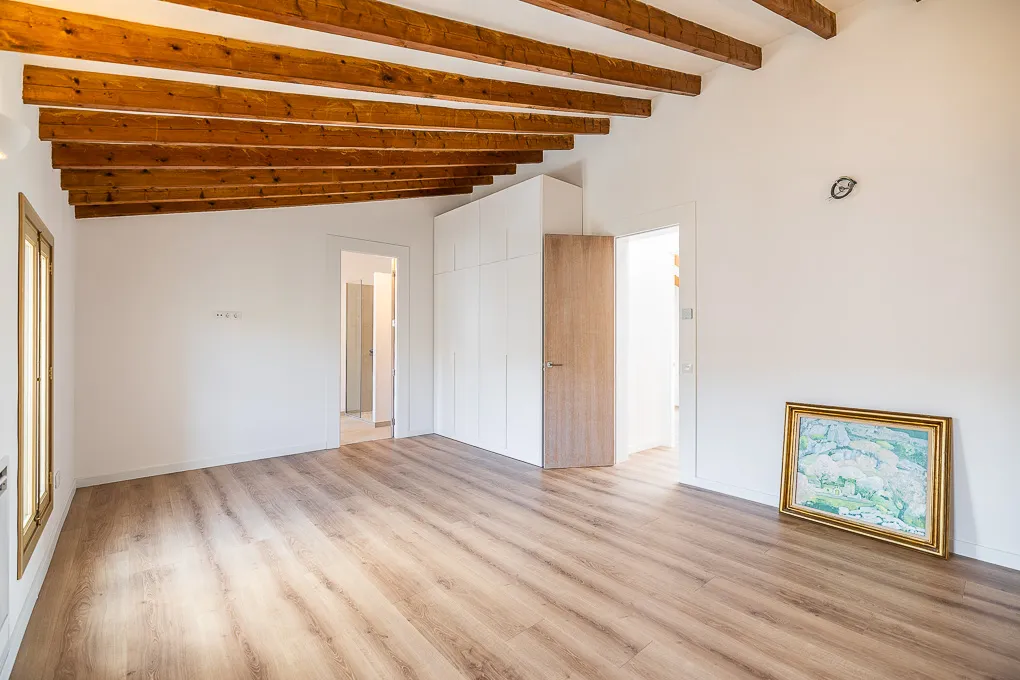 Dom na wsi z pięknym widokiem na okolicę-11