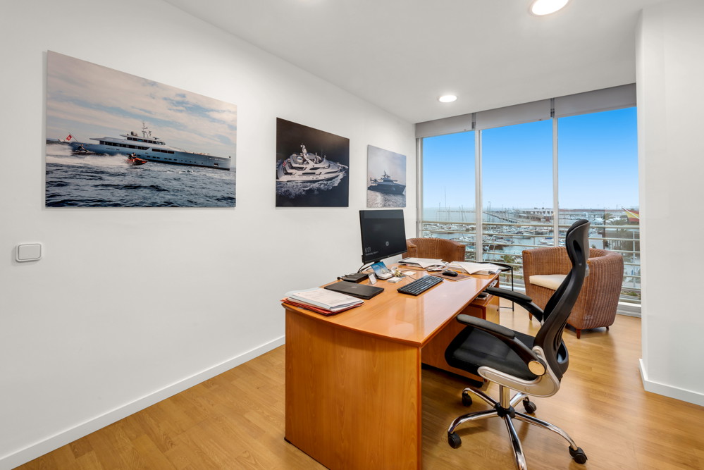 Prestige Immobilie nutzbar als Büro oder Wohnung mit spektakulärem Meerblick-4
