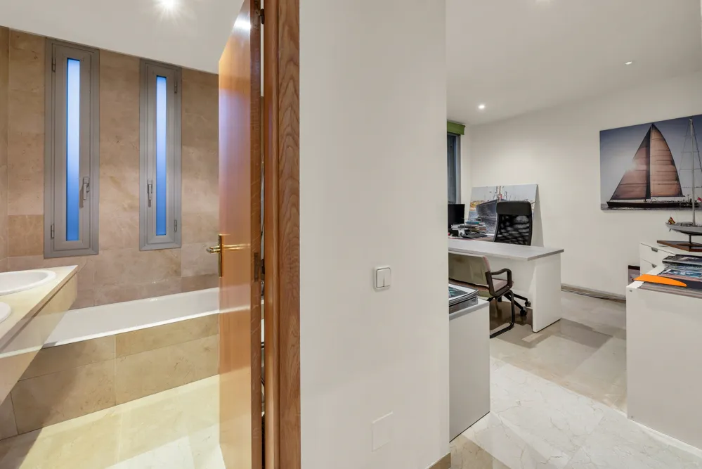 Prestigious Property use as Office or Residence with Spectacular Sea Views-22