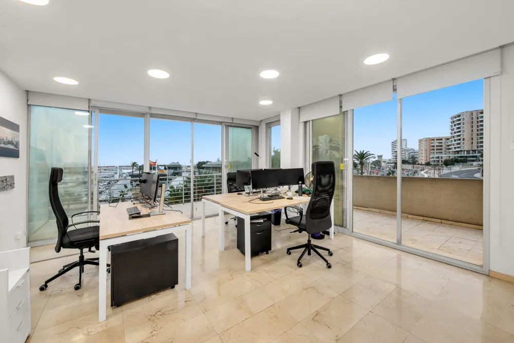 Prestige Immobilie nutzbar als Büro oder Wohnung mit spektakulärem Meerblick-8