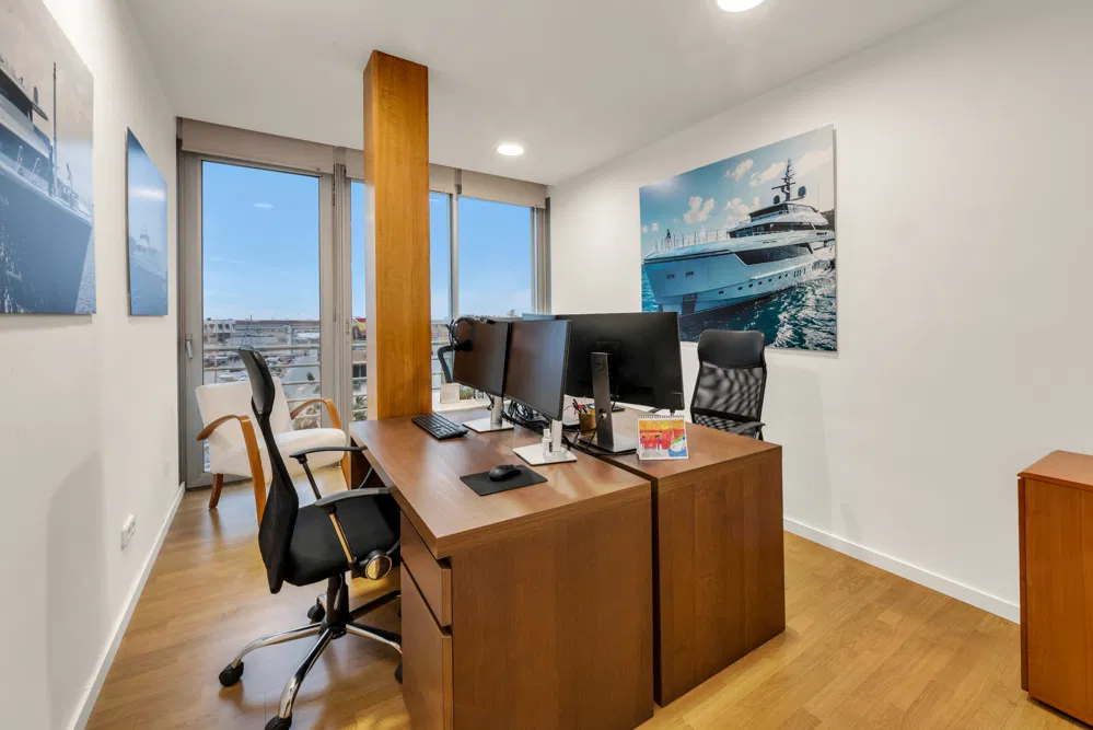 Prestige Immobilie nutzbar als Büro oder Wohnung mit spektakulärem Meerblick-13