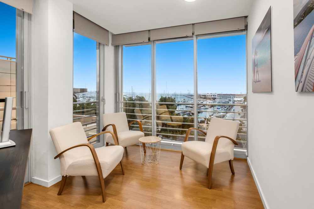 Prestige Immobilie nutzbar als Büro oder Wohnung mit spektakulärem Meerblick-3