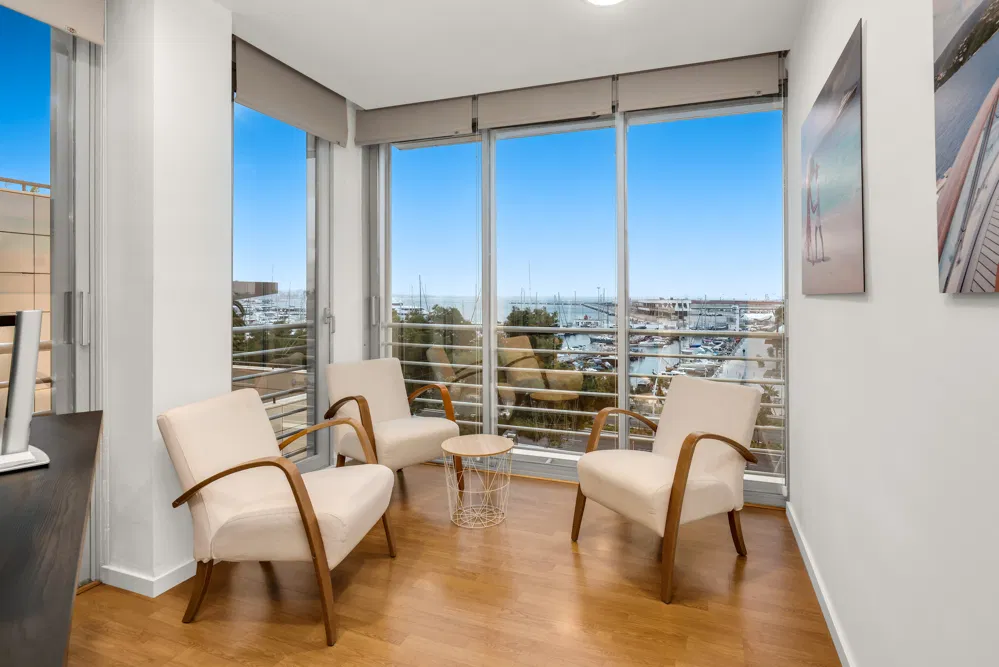 Prestige Immobilie nutzbar als Büro oder Wohnung mit spektakulärem Meerblick-3