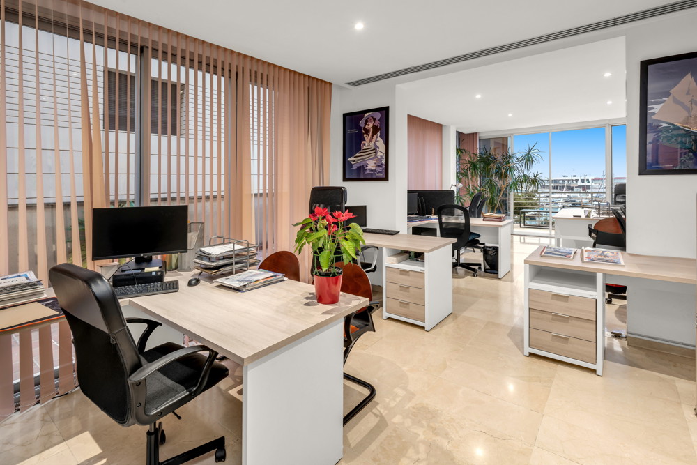 Prestige Immobilie nutzbar als Büro oder Wohnung mit spektakulärem Meerblick-12