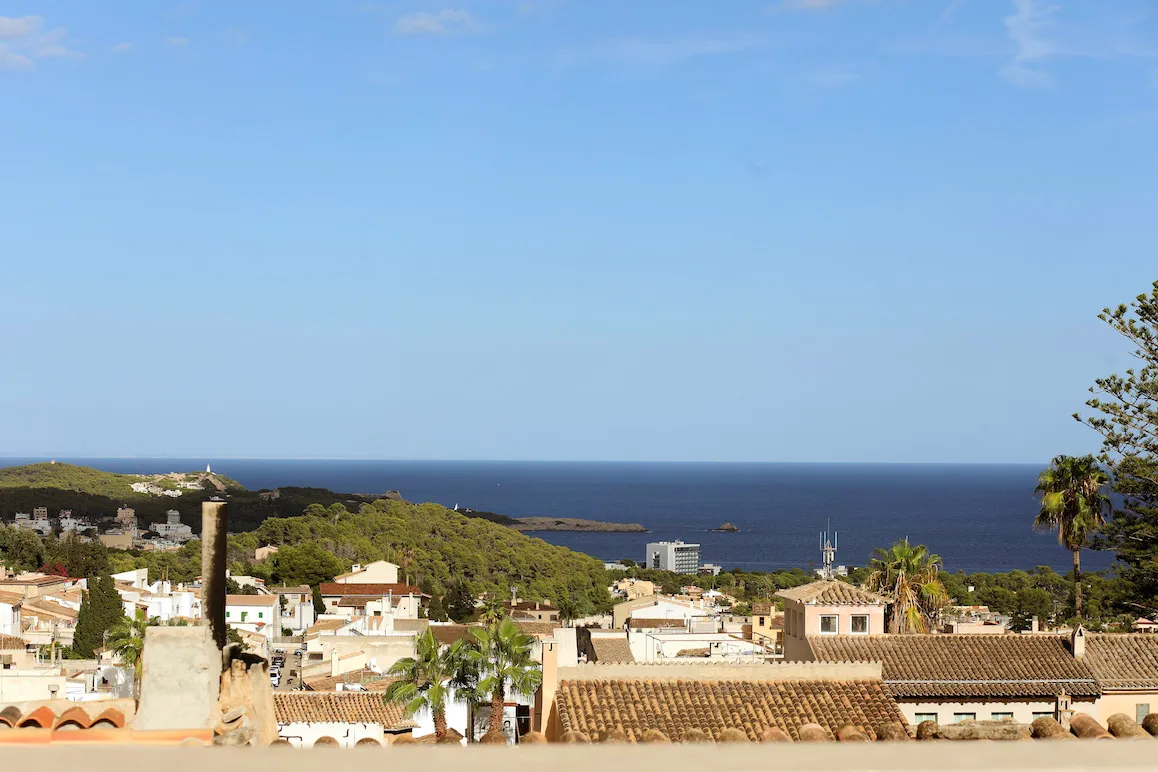 Casa de pueblo modernizada con terraza panorámica-11