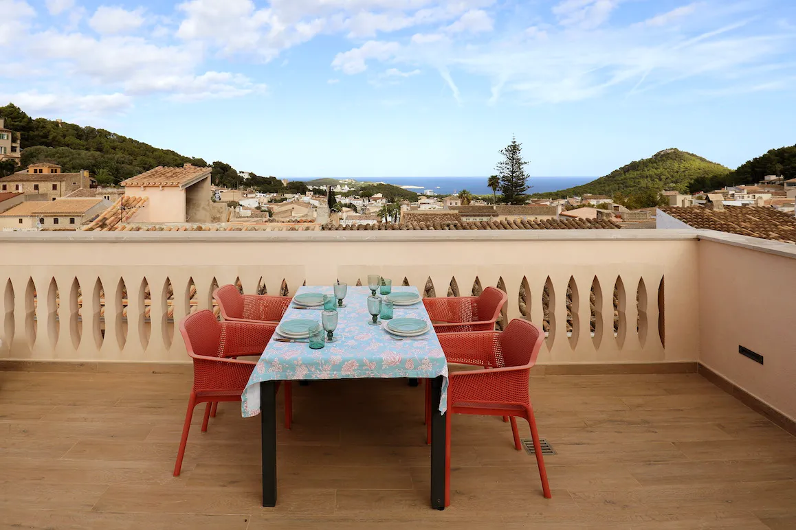 Casa de pueblo modernizada con terraza panorámica-3