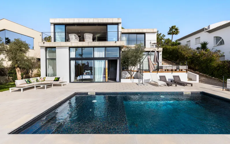 Ultra-modern halfvrijstaand huis aan de Costa de'n Blanes