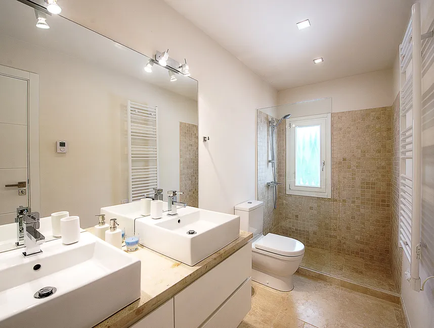 Panoramic Bliss: Holiday Villa in Portals Hills-16