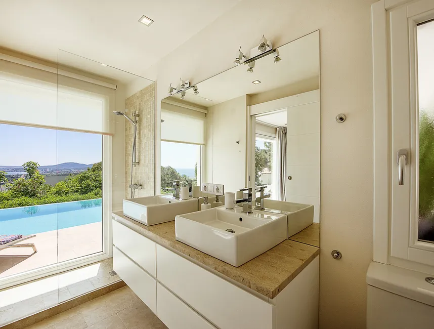 Panoramic Bliss: Holiday Villa in Portals Hills-12