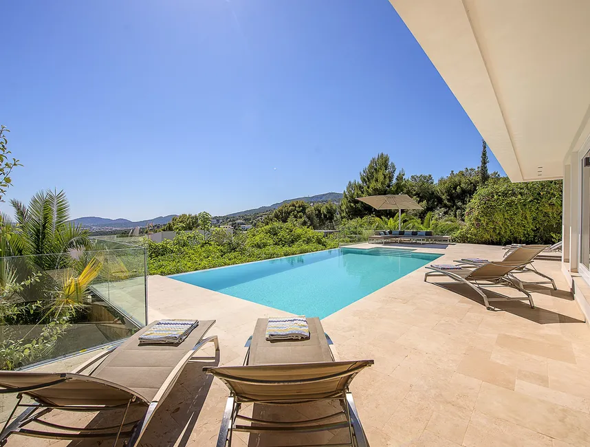 Panoramic Bliss: Holiday Villa in Portals Hills-17