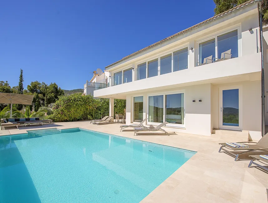 Panoramic Bliss: Holiday Villa in Portals Hills-2