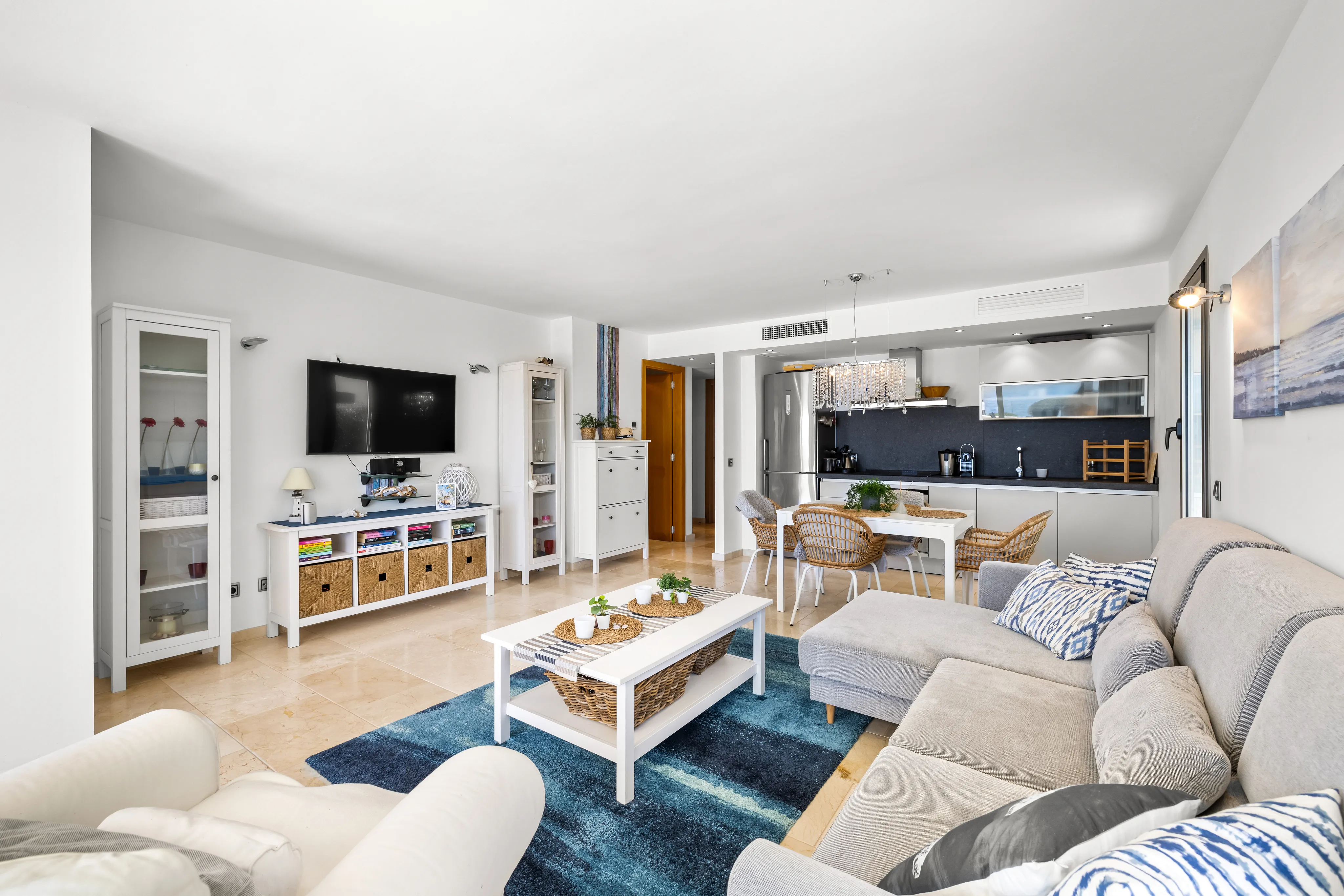 Modern garden apartment on the seafront with sea views-6