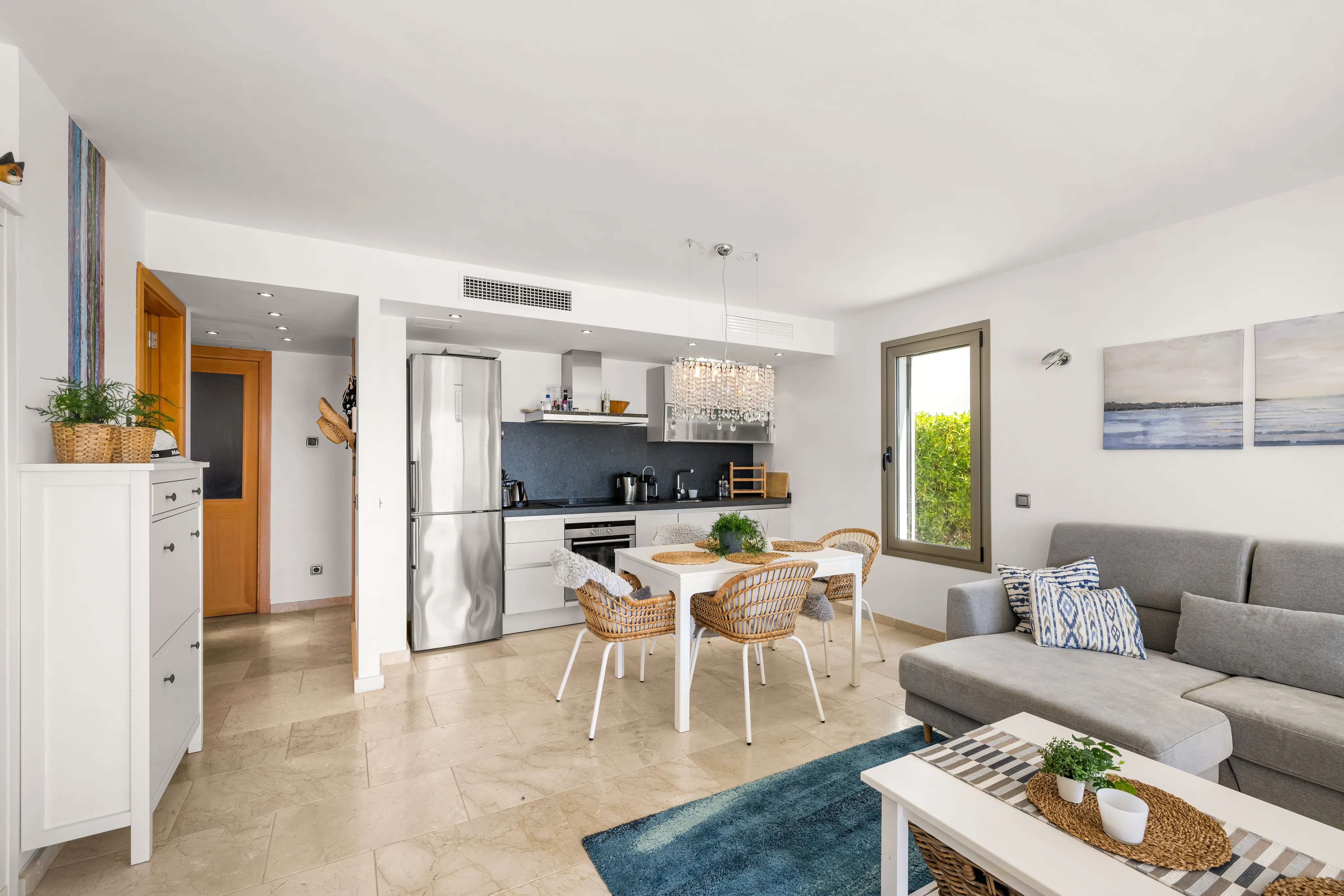 Modern garden apartment on the seafront with sea views-16