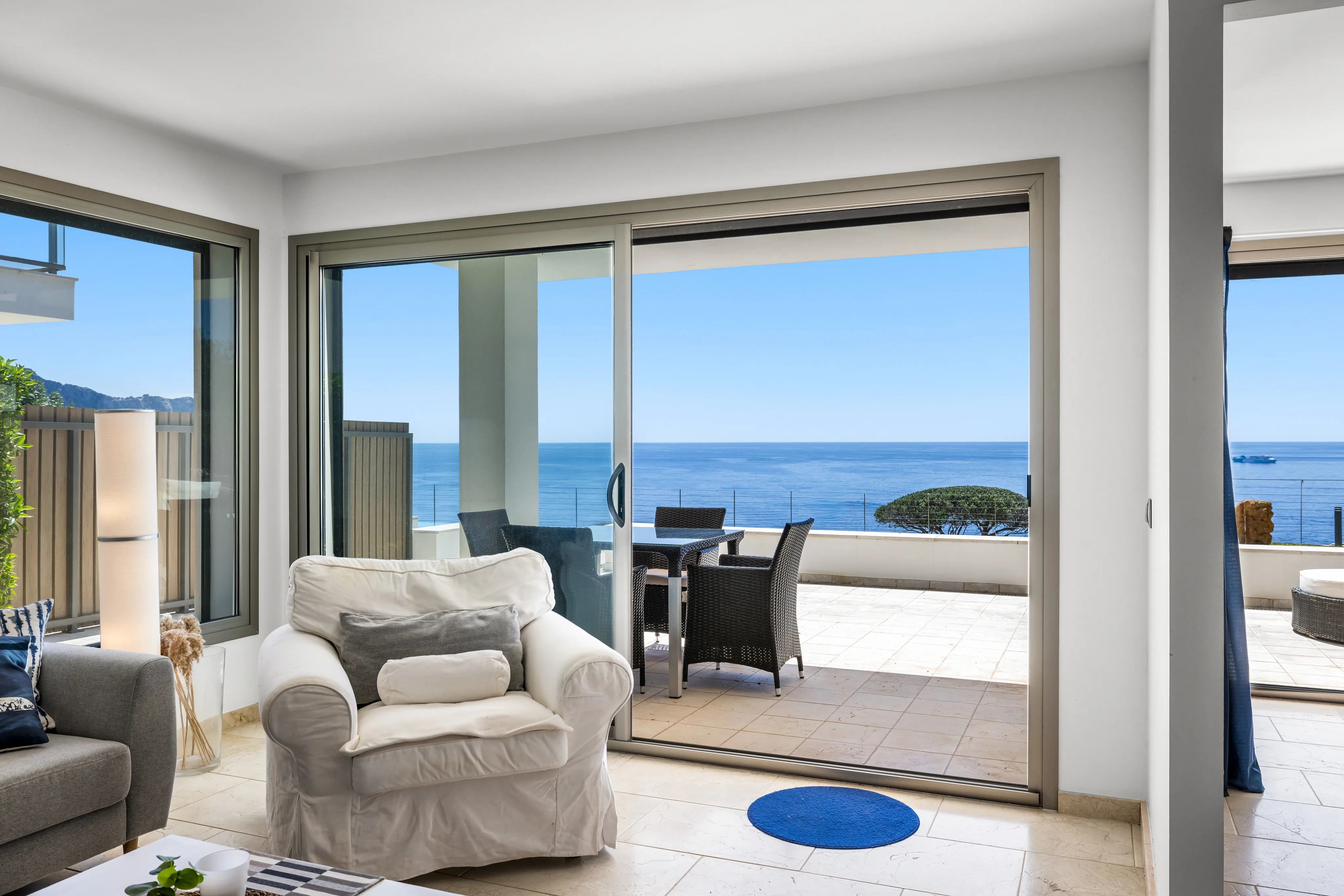 Modern garden apartment on the seafront with sea views-4