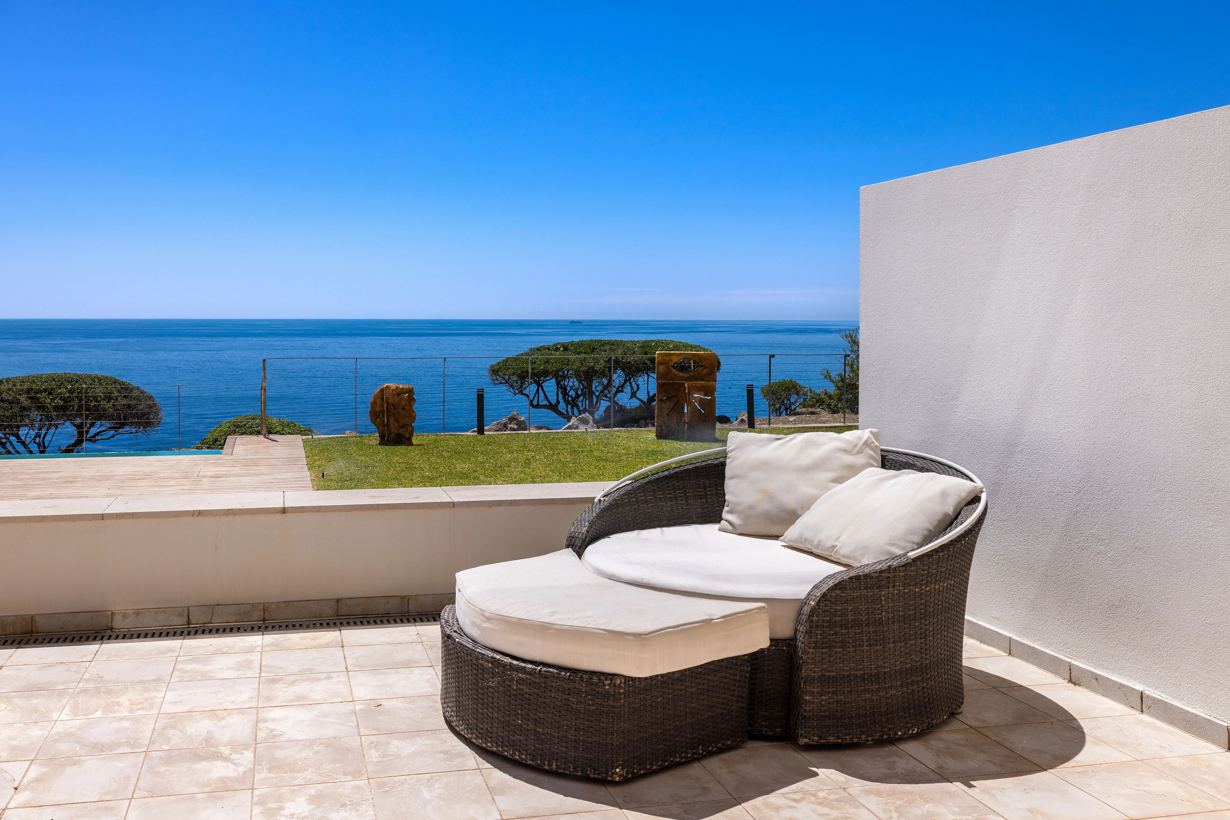 Modern garden apartment on the seafront with sea views-17