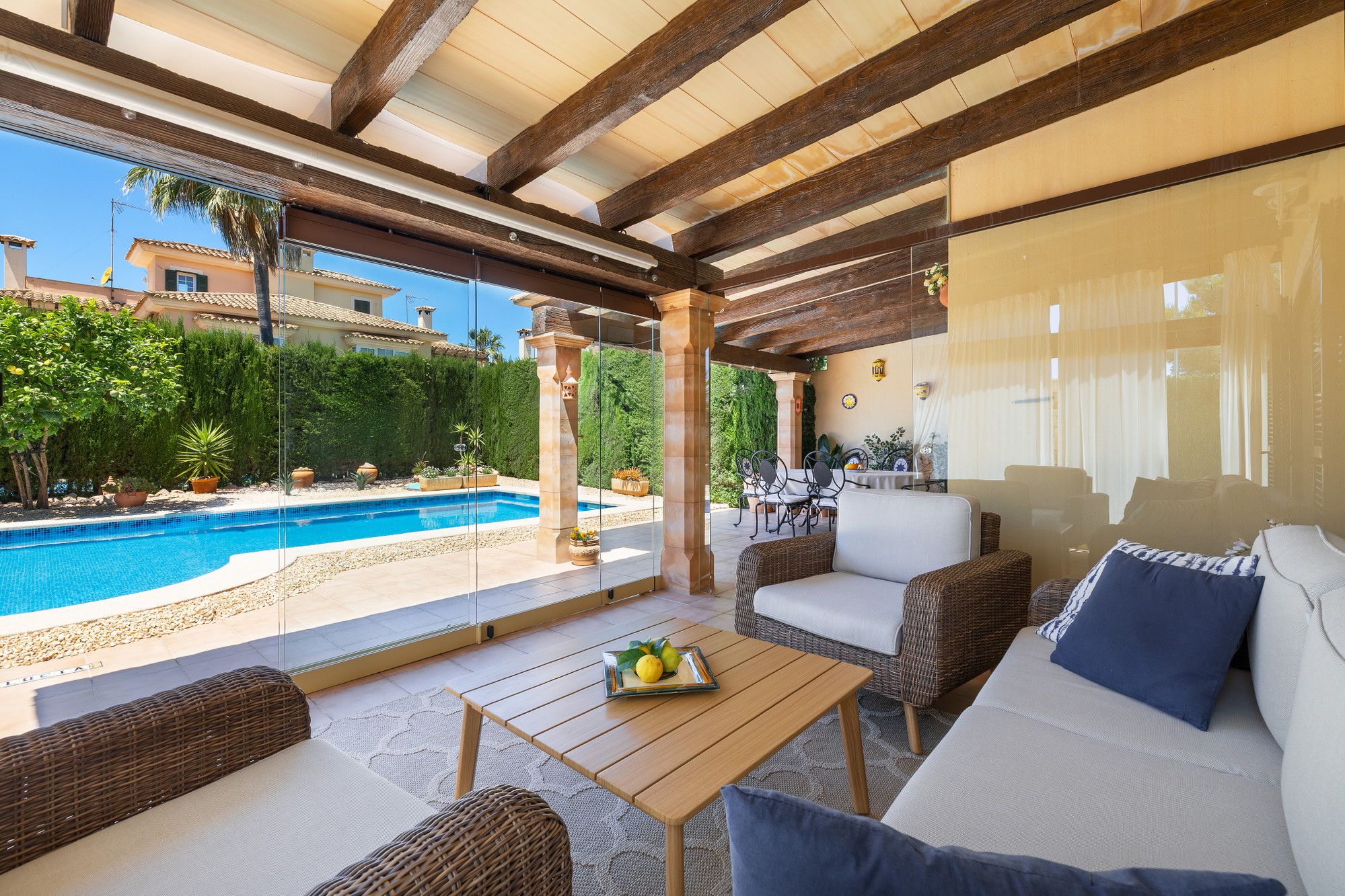 Vila adossada exclusiva amb piscina a Puig de Ros-5