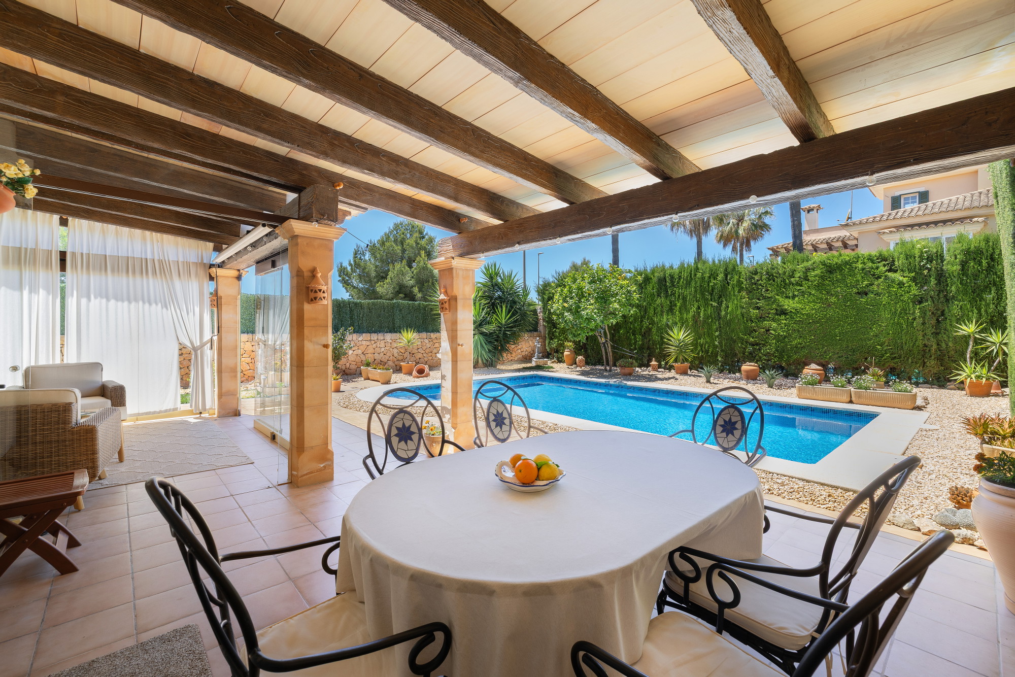 Vila adossada exclusiva amb piscina a Puig de Ros-4