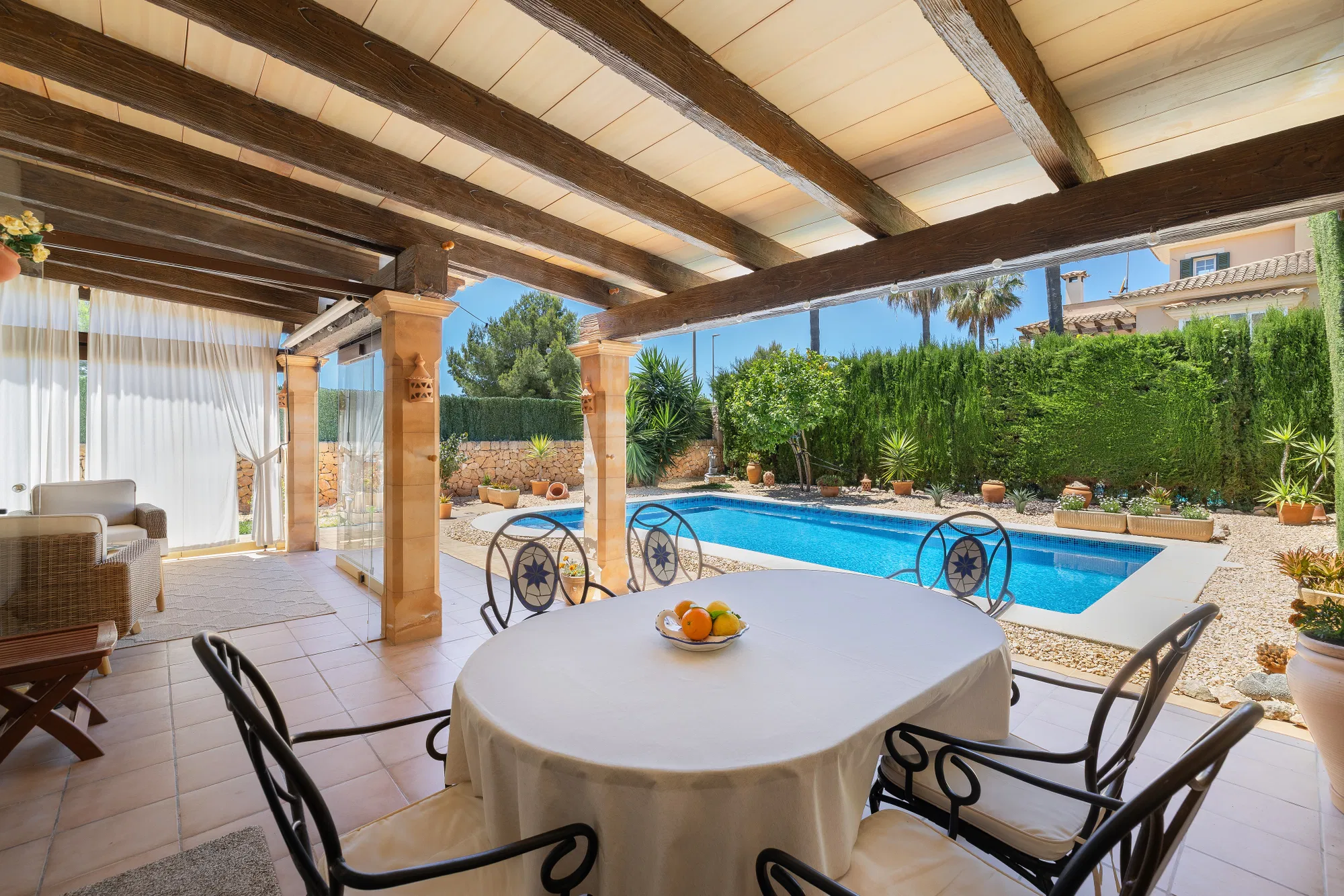 Vila adossada exclusiva amb piscina a Puig de Ros-4