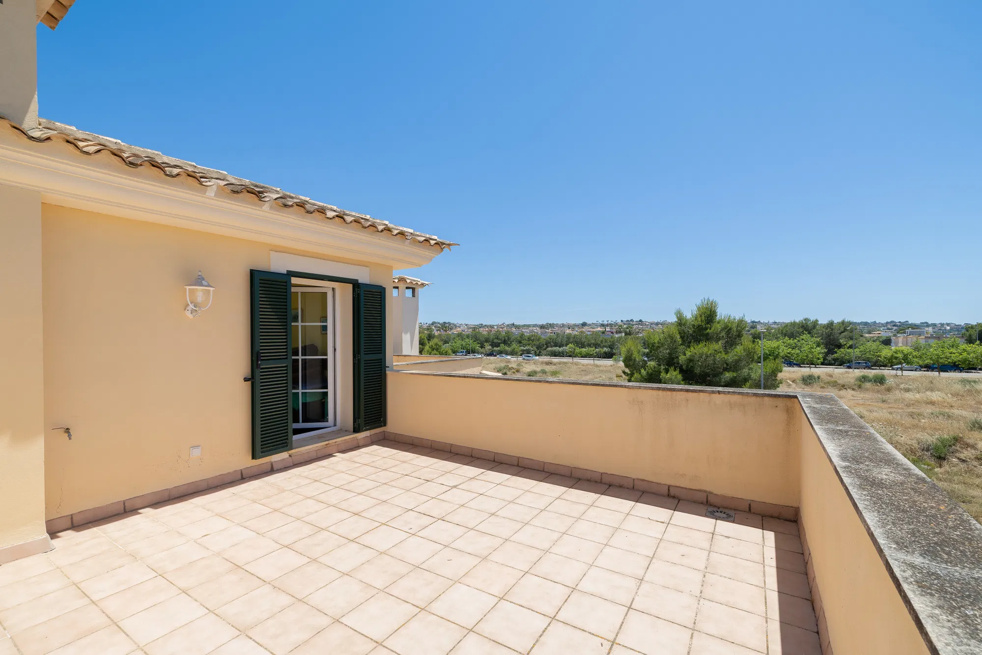 Vila adossada exclusiva amb piscina a Puig de Ros-18