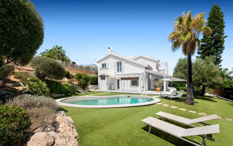 Geräumige Villa in bester Wohngegend