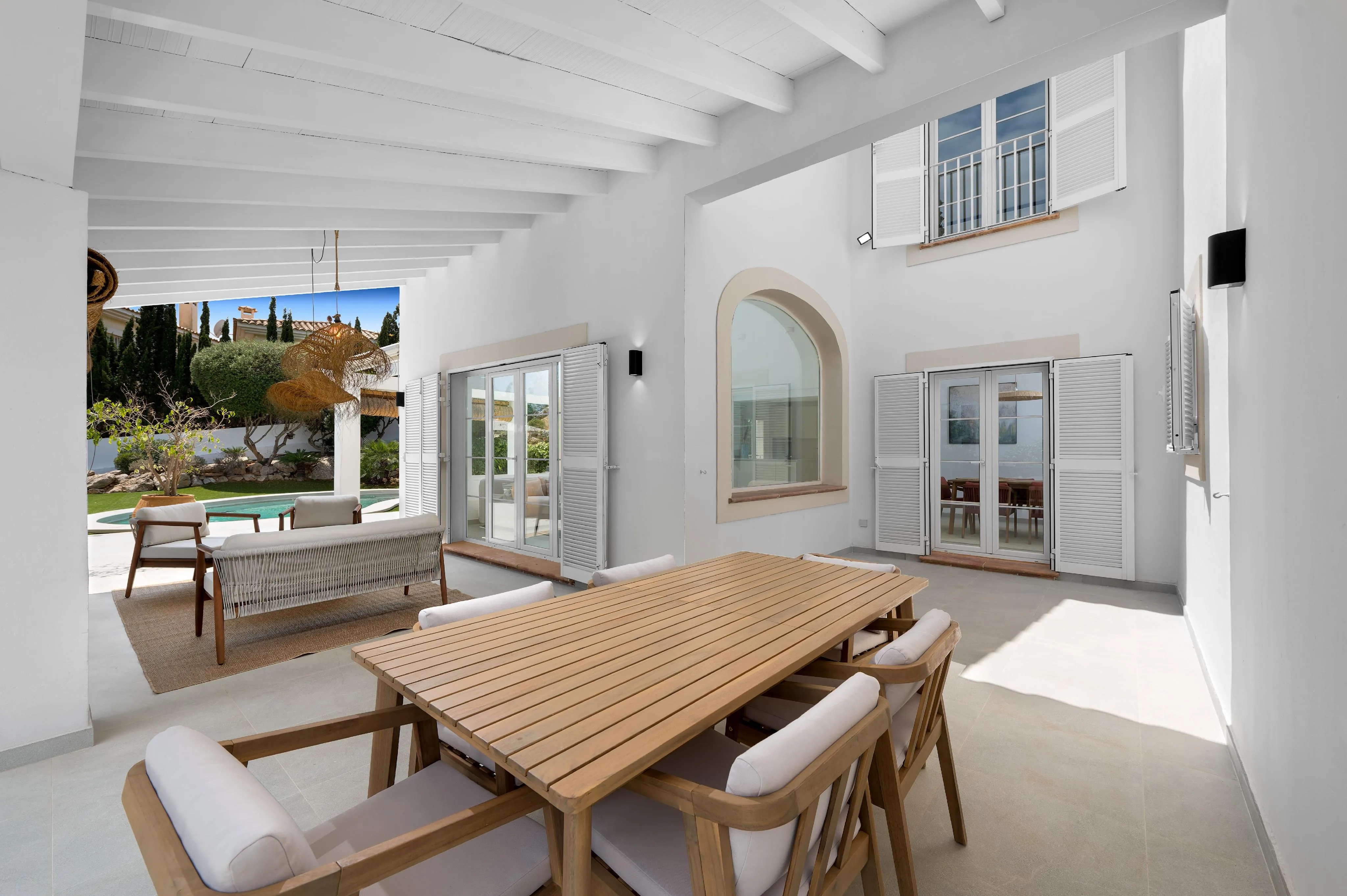 Spacious Villa in Prime Residential Area-7