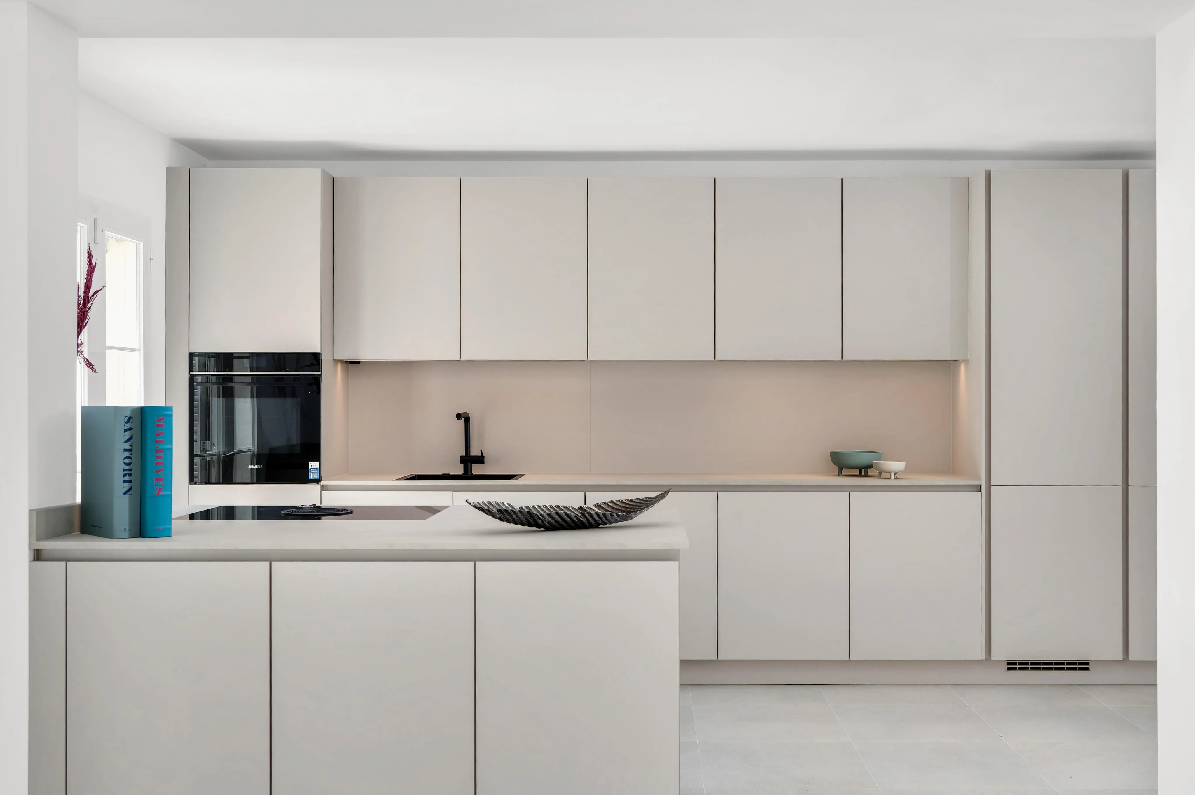 Spacious Villa in Prime Residential Area-4