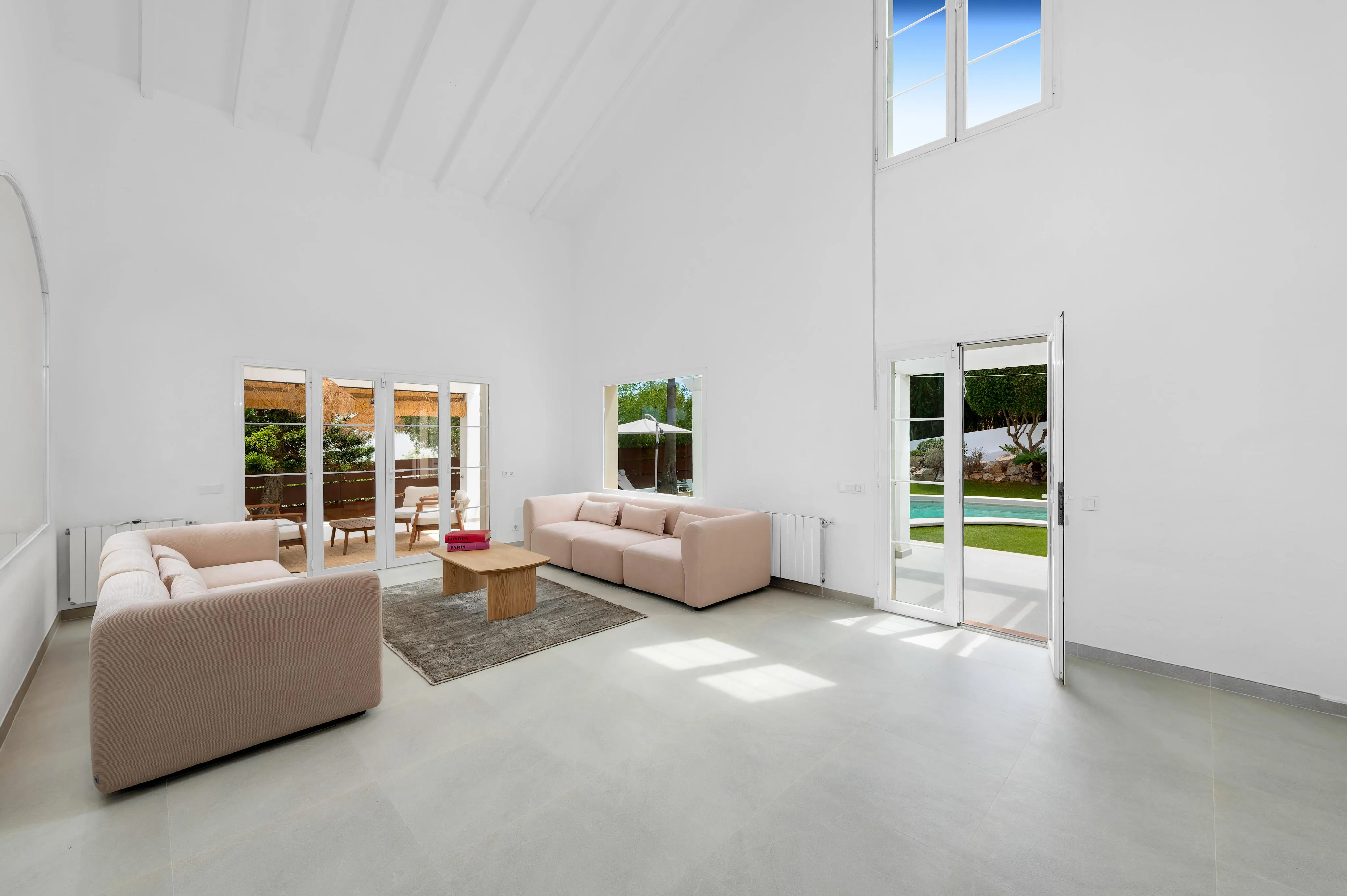 Spacious Villa in Prime Residential Area-2