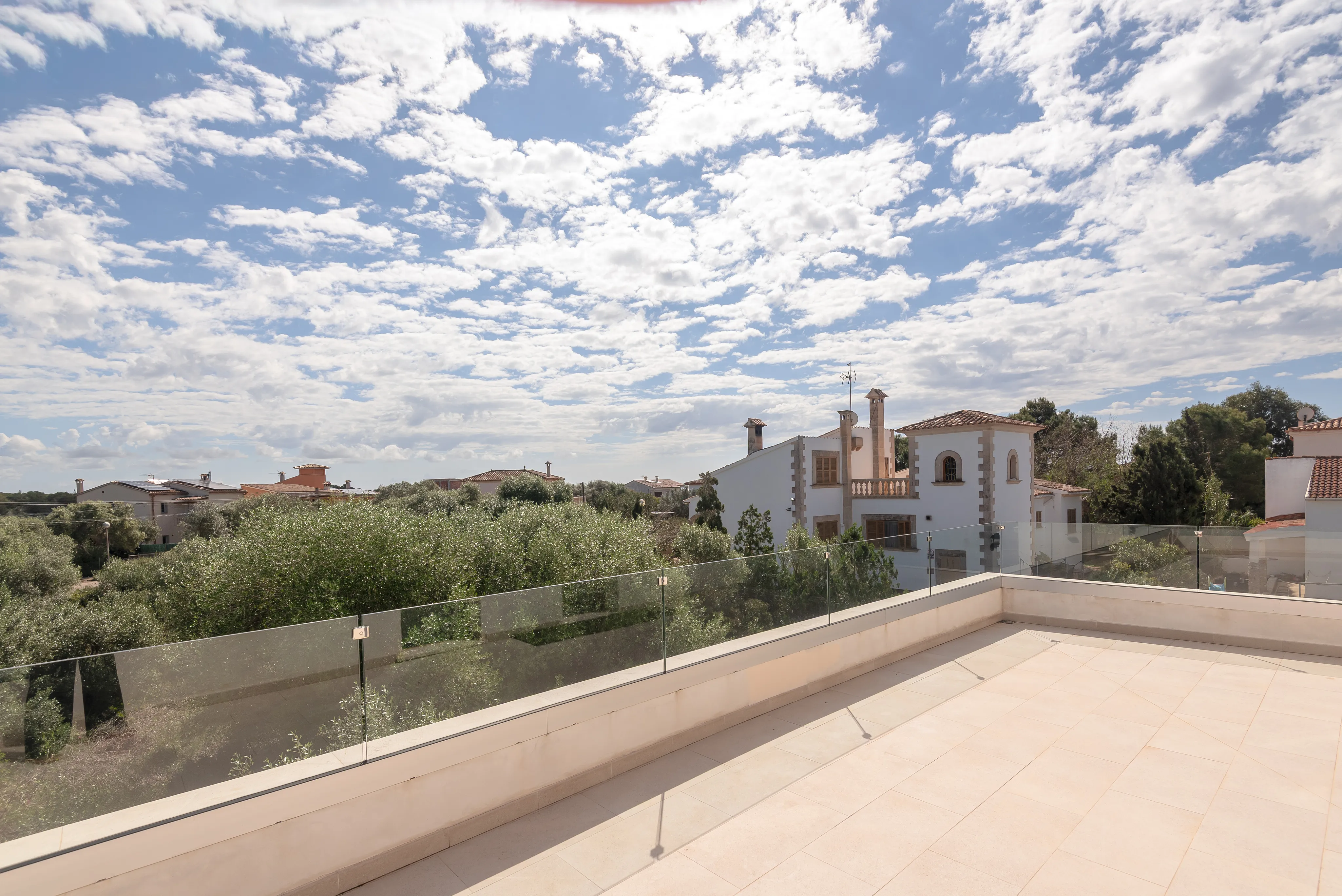 Vila moderna prop del mar-21