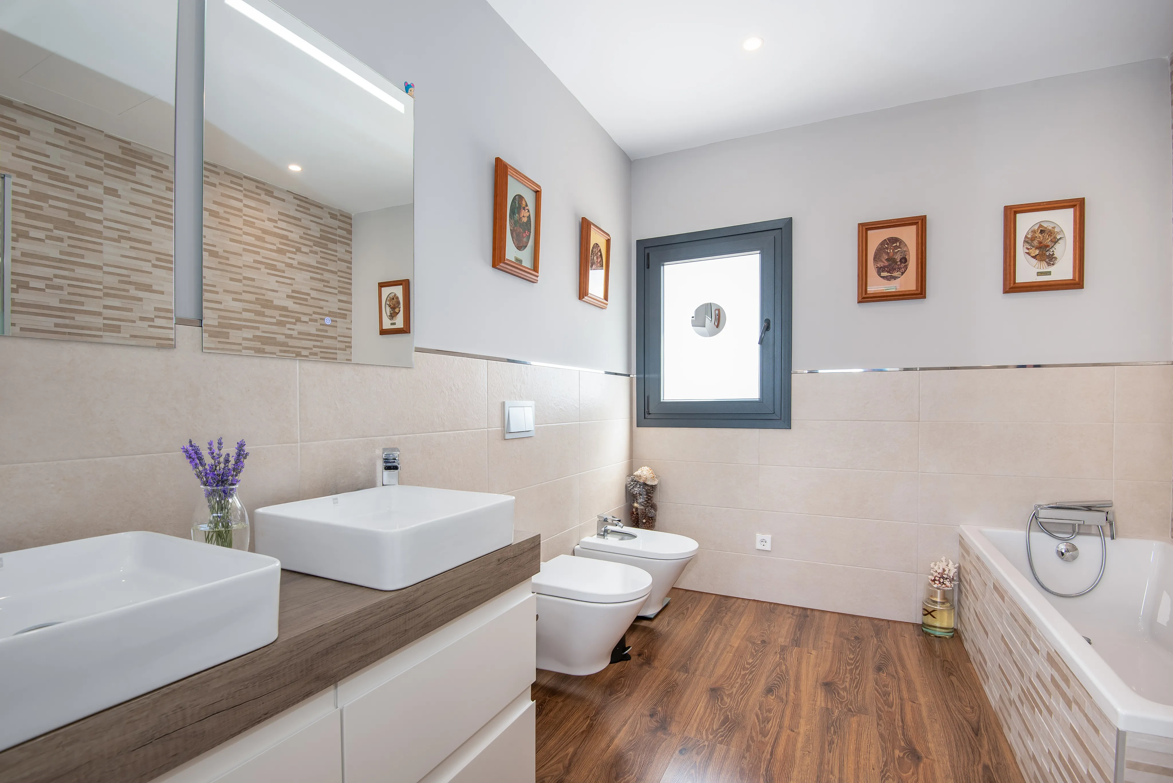 Vila moderna prop del mar-18