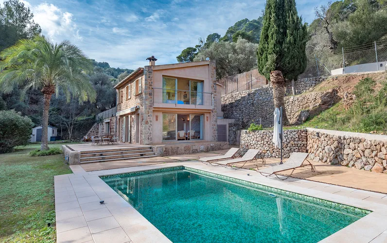 Beautifully located holiday home in a quiet, private setting near Sóller
