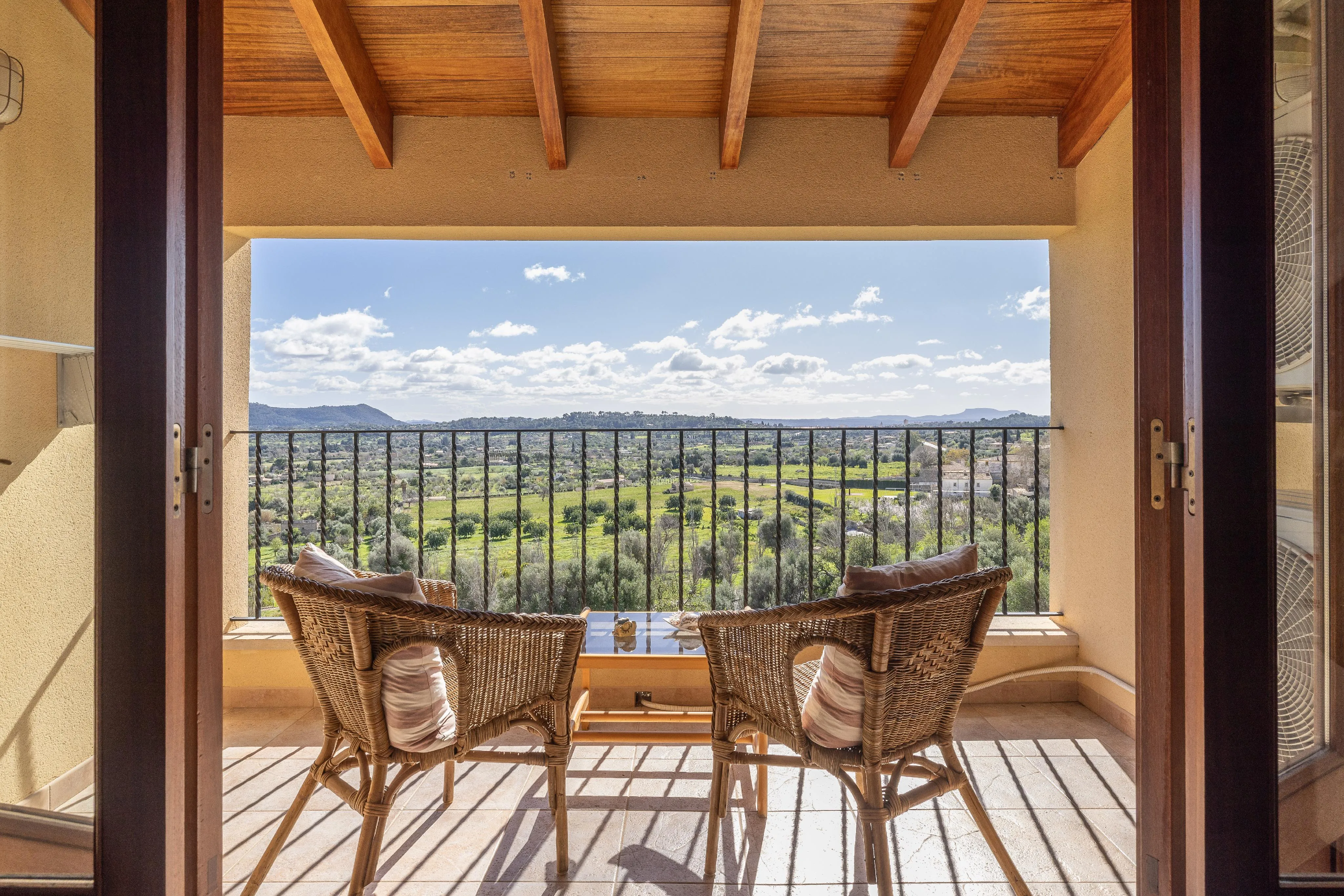 Casa de pueblo con piscina, garaje y vistas panorámicas en Selva-8