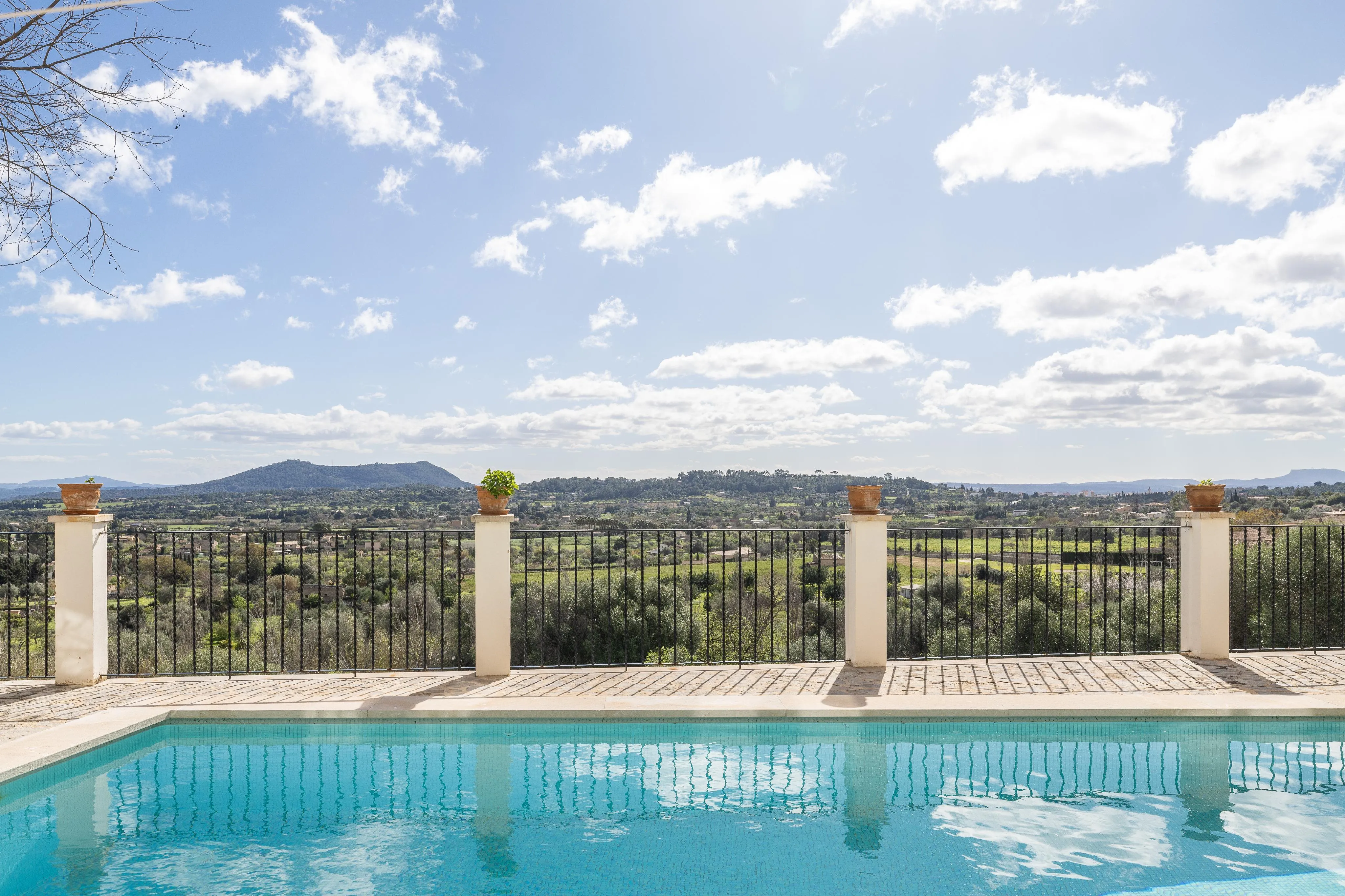 Casa de pueblo con piscina, garaje y vistas panorámicas en Selva-10