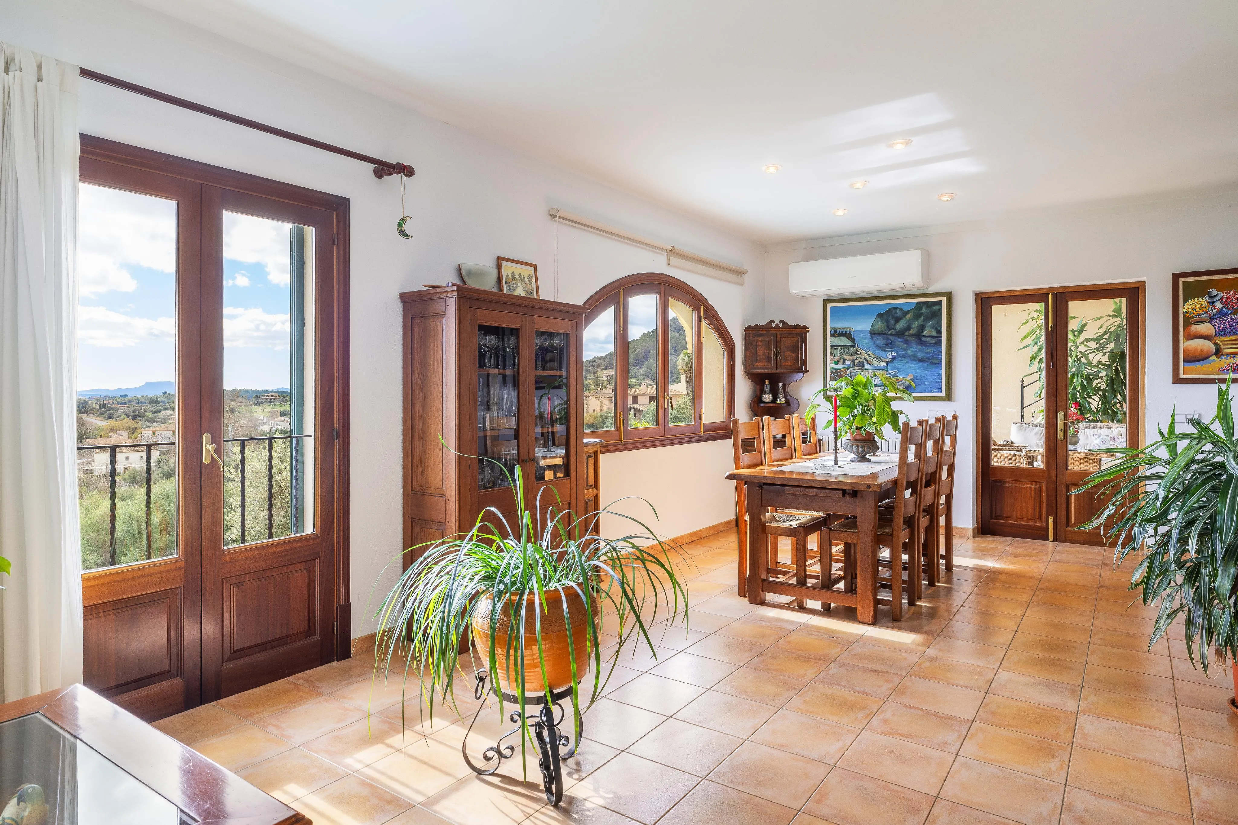 Casa de pueblo con piscina, garaje y vistas panorámicas en Selva-2