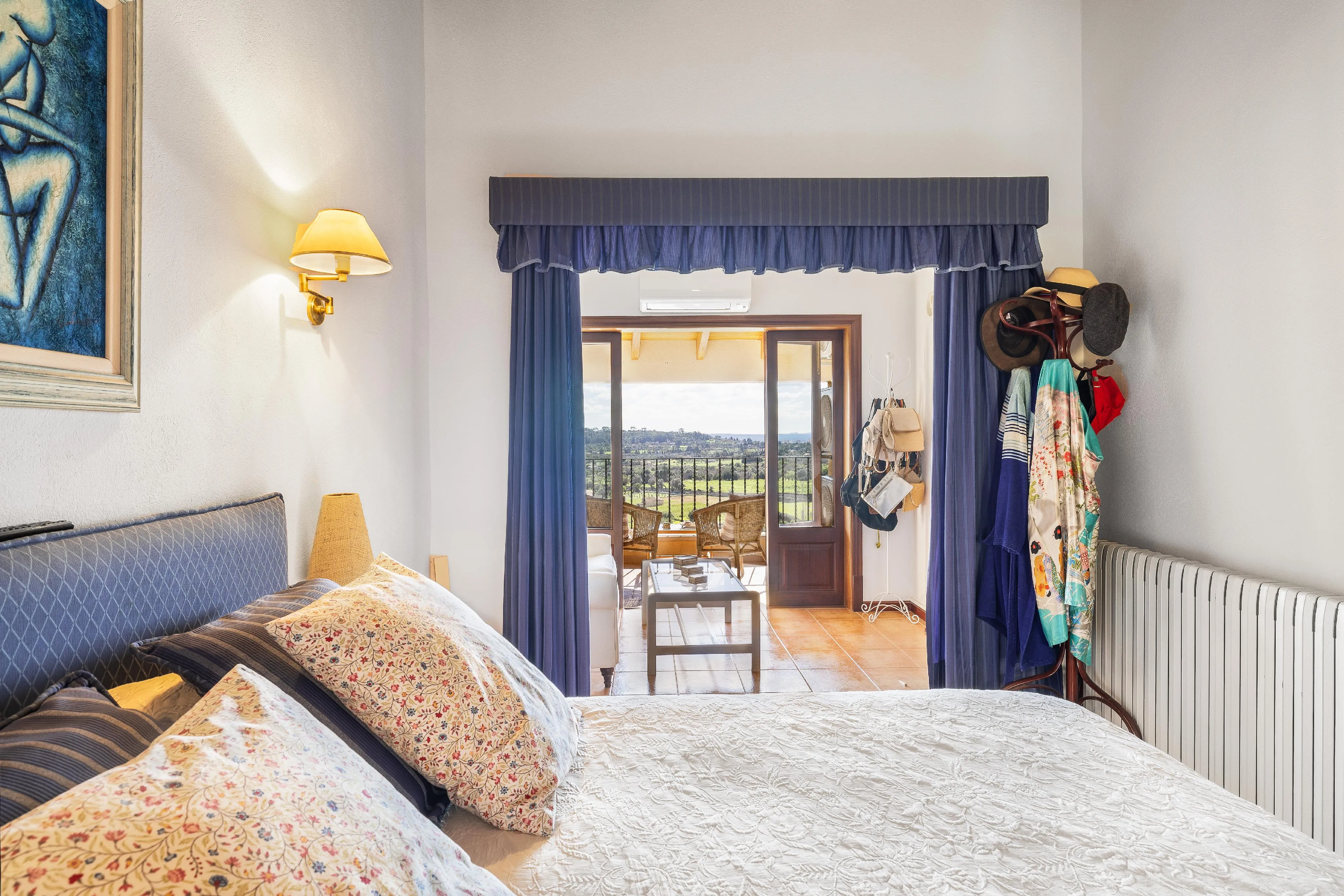 Exklusivt radhus i Selva med pool, garage och fantastisk panoramautsikt-5