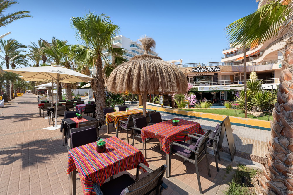 Restaurant for sale on the beachfront in El Arenal-12