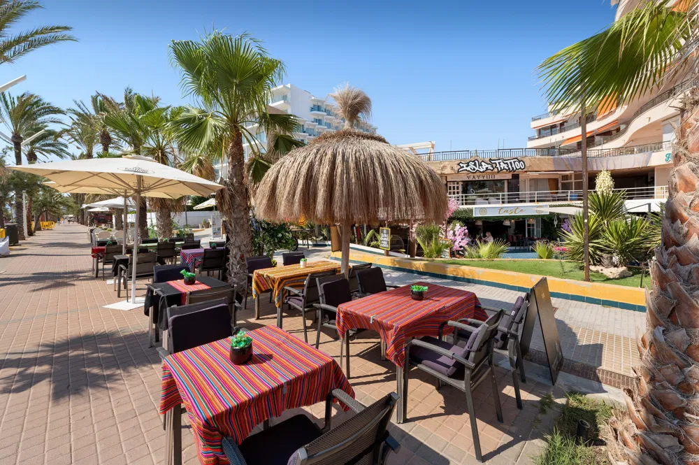 Restaurant for sale on the beachfront in El Arenal-12