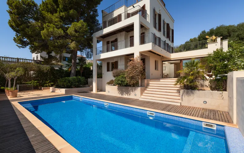 Mediterranean Villa in a Unique Location in El Terreno