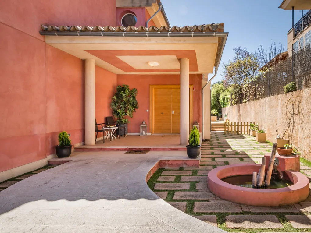 Piękna rodzinna nieruchomość w doskonałej lokalizacji-11