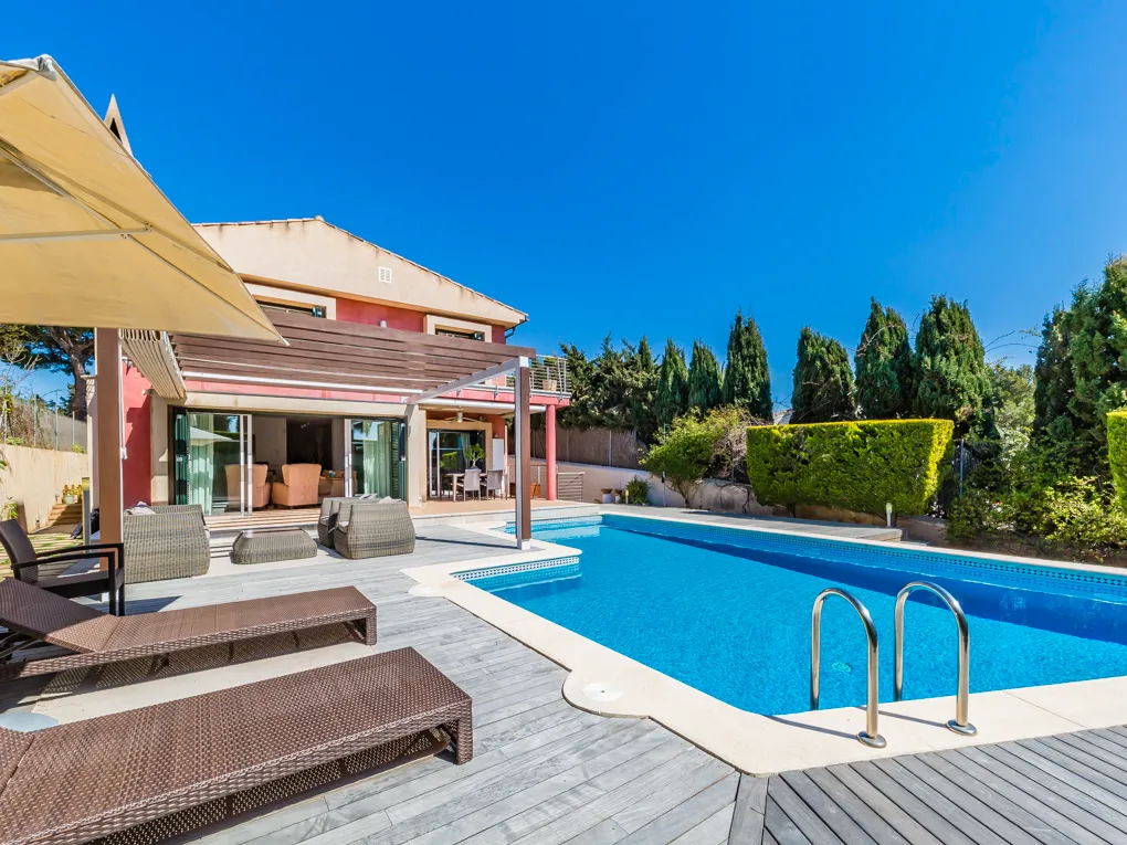 Piękna rodzinna nieruchomość w doskonałej lokalizacji-2