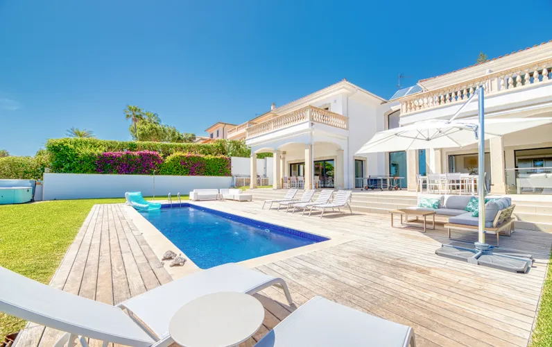 Family Villa in Cala Vinyes