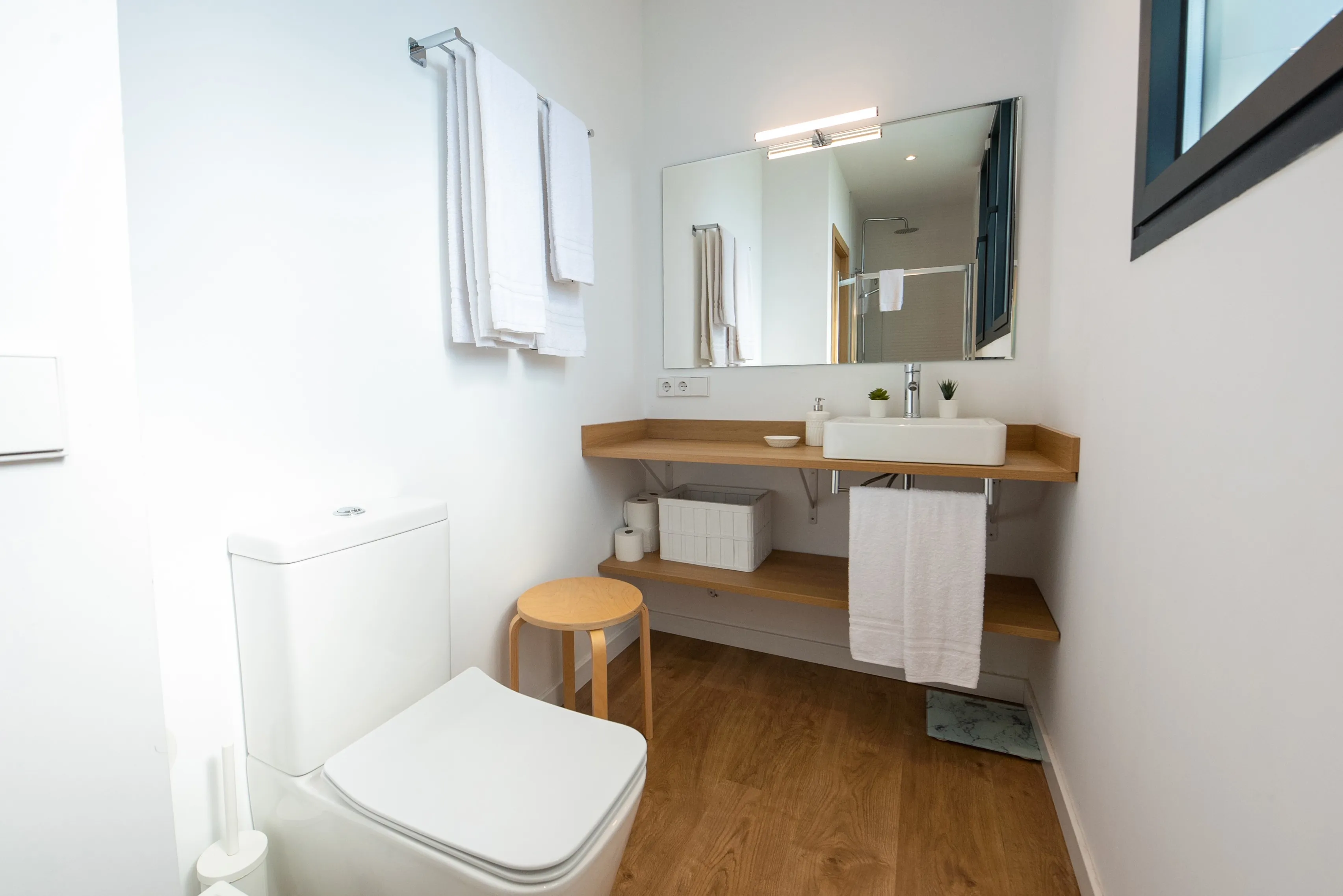 Moderne villa med gode faciliteter-13