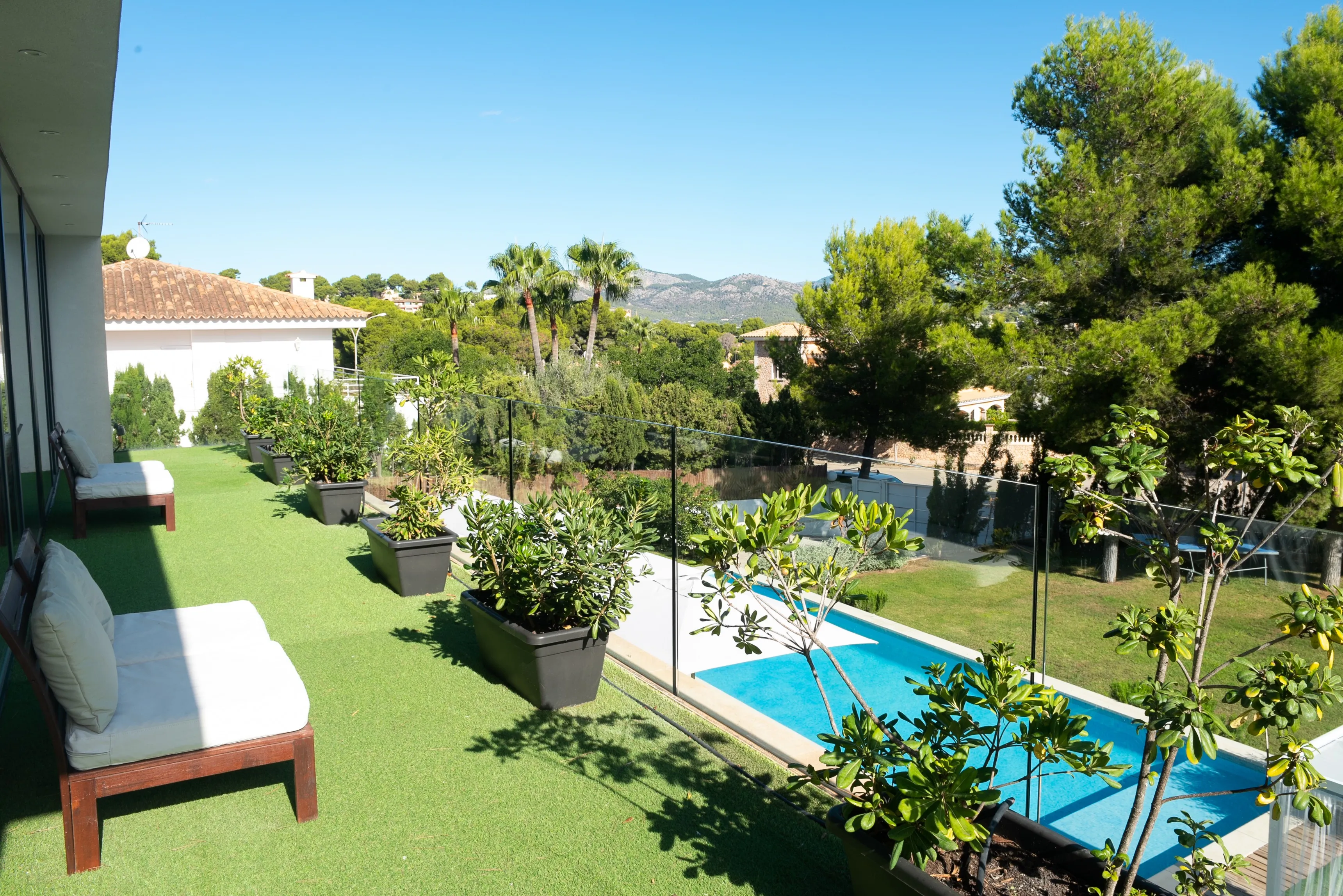 Moderne villa med gode faciliteter-14