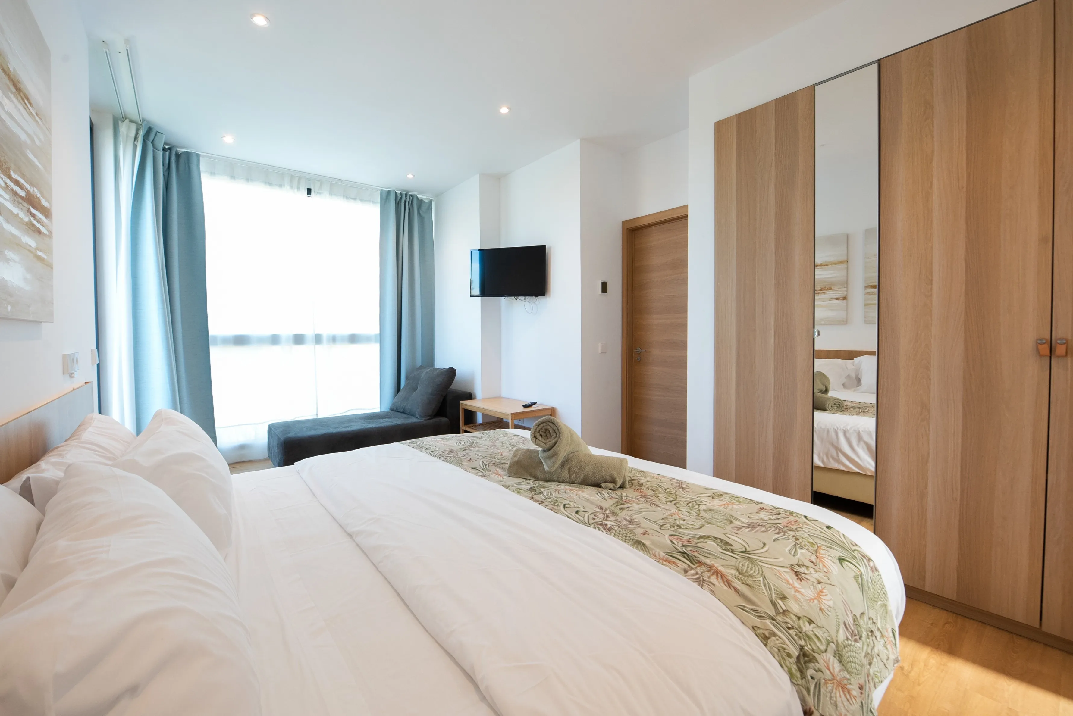 Modern villa med bra bekvämligheter-11