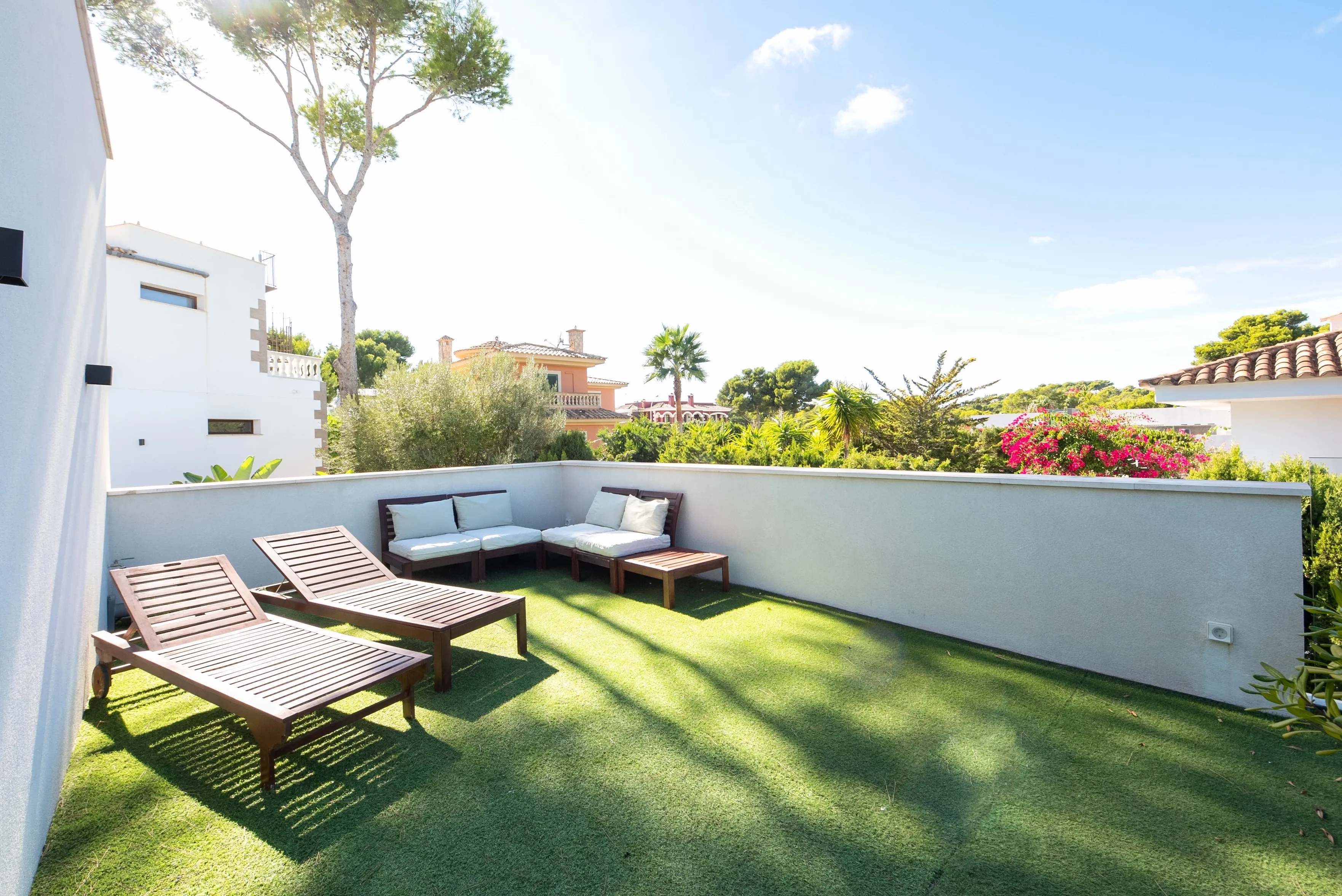 Modern villa med bra bekvämligheter-10