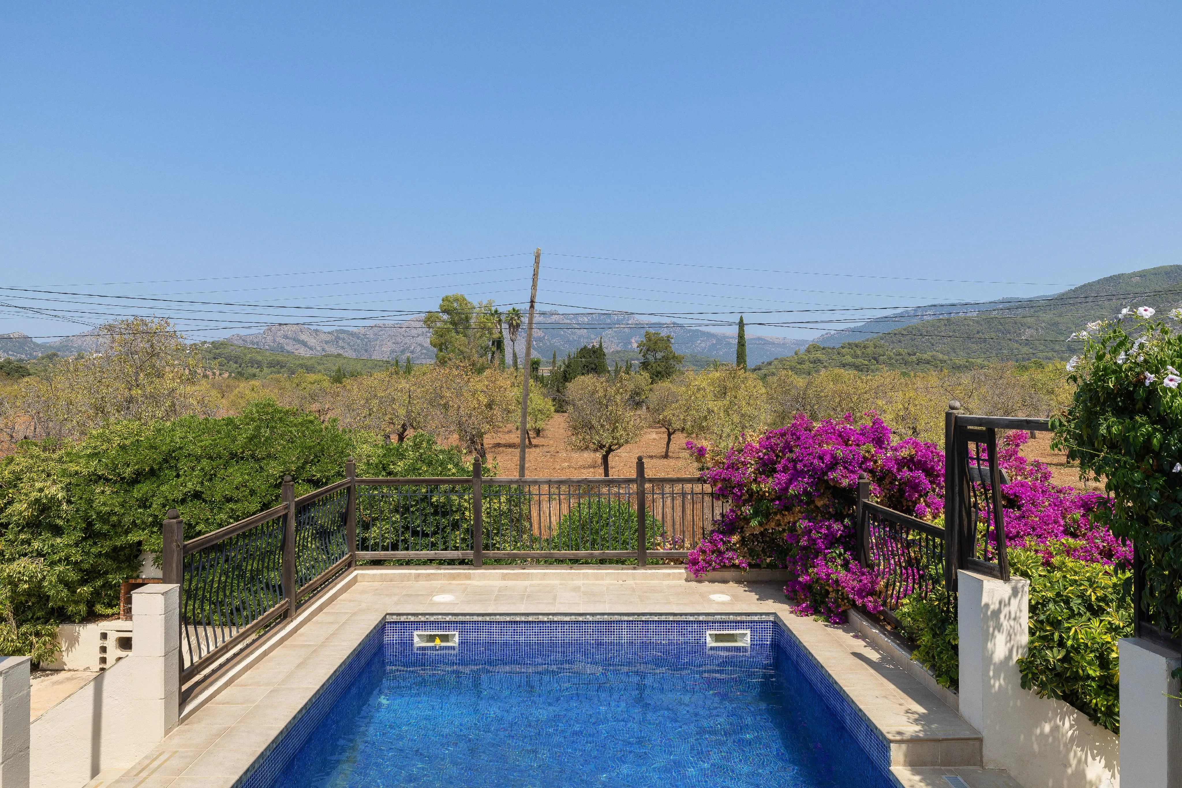 Finca mit Gästebereich und Ställen in Bunyola-5