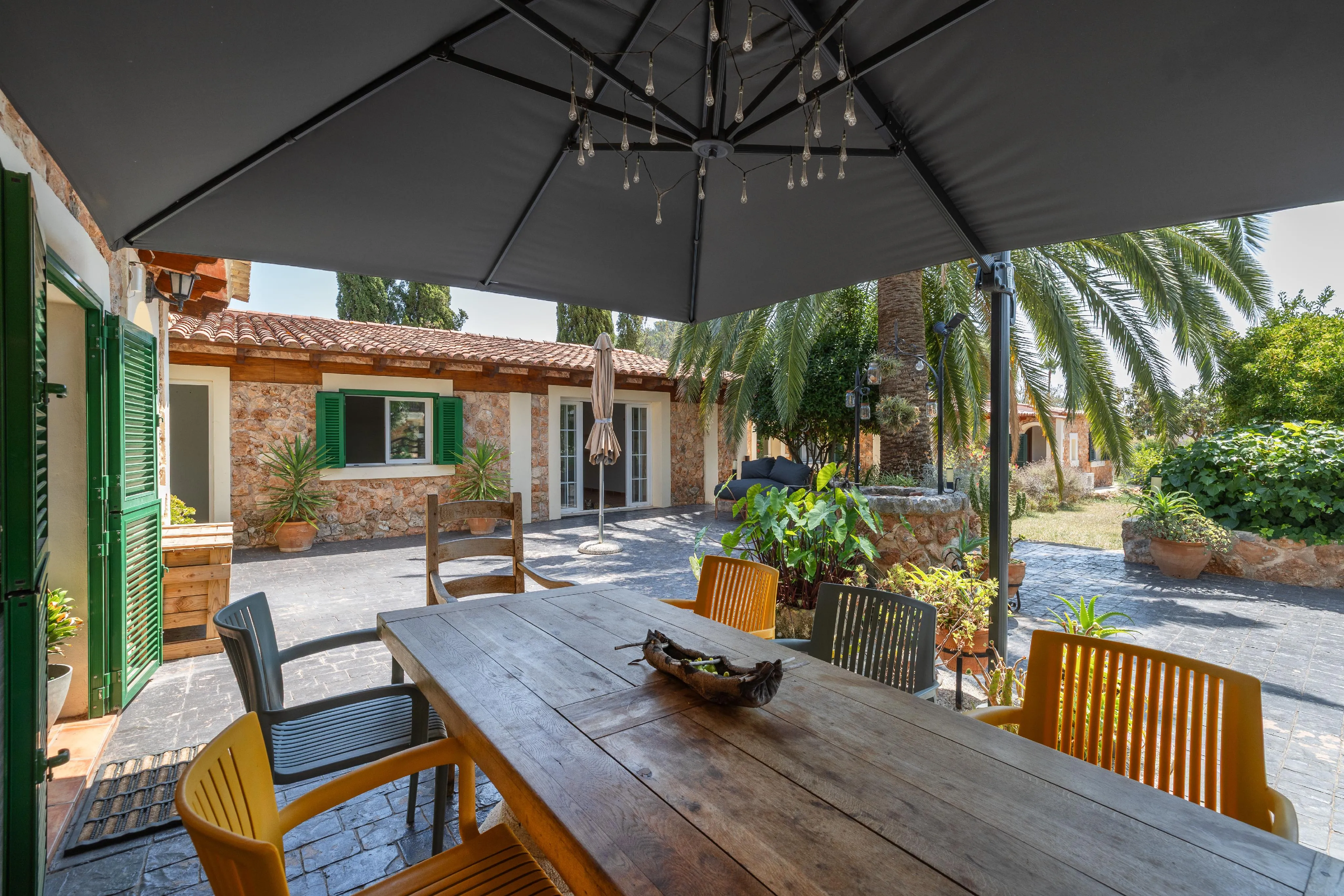 Finca mit Gästebereich und Ställen in Bunyola-16