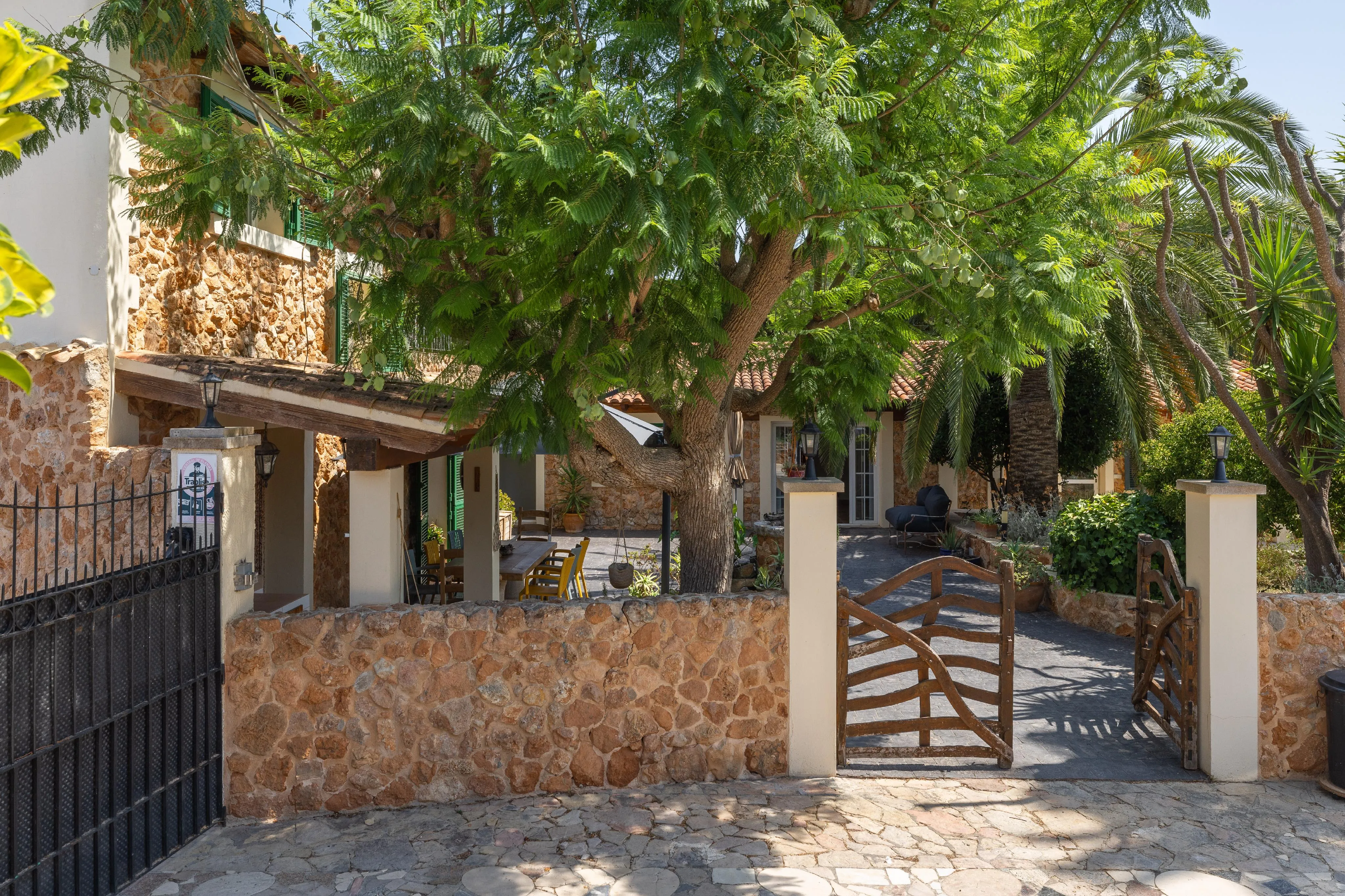 Finca mit Gästebereich und Ställen in Bunyola-6